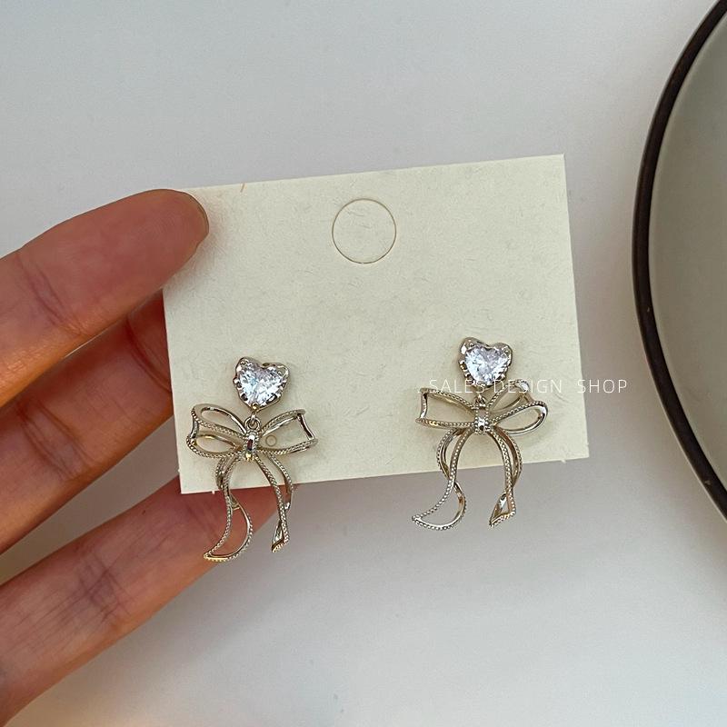 Korean Heart Zircon Bow Earrings - Light Luxury High-End Fashion Studs
