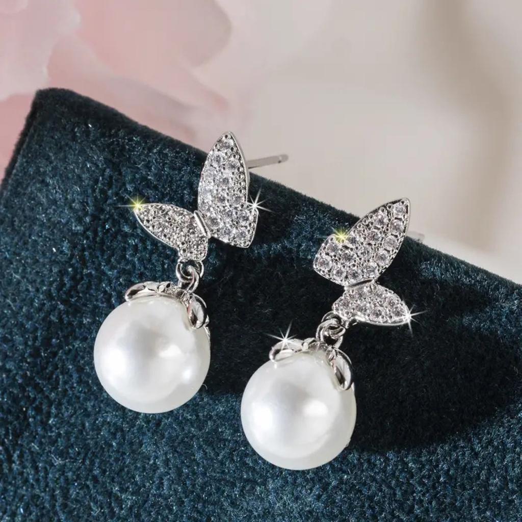 Sparkling Butterfly Pearl Drop Earrings for Women Elegant Silver Tone Dangle Earrings Fashion Daily Party Jewelry