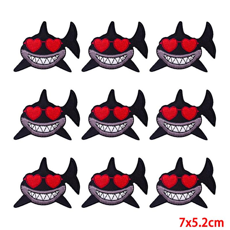 10 Pcs/lot Wholesale Embroidery Patch Iron On Patches For Clothing Patches On Clothes Jackets Decor Applique Sew Supplies