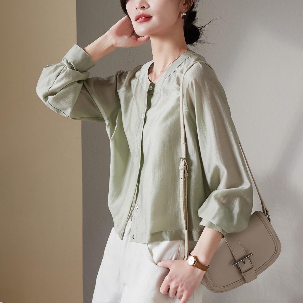 Round Neck Long Sleeved Lightweight Shirt for Women In 2026 Summer Fashion, Loose and Casual, Versatile Short Top