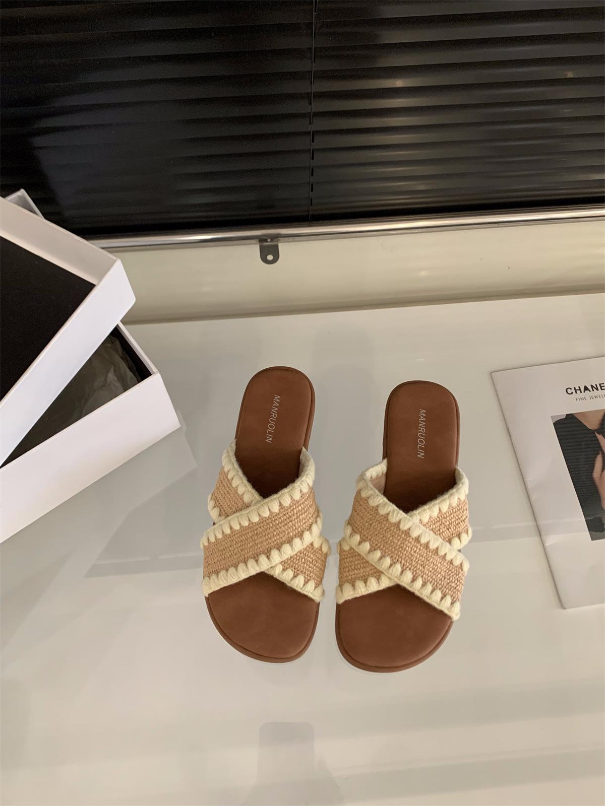 

Винтажные плетеные прохладные тапочки с перекрестными ремешками, обувь феи, уличная обувь, новинка лета 2025 года, на плоской подошве, для отпуска, римские сандалии 40