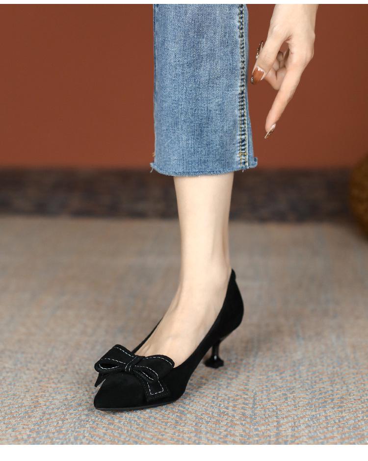 2025 Spring/Autumn Black Bow Low Heel Stiletto: French Pointed Toe Women's High Heels.