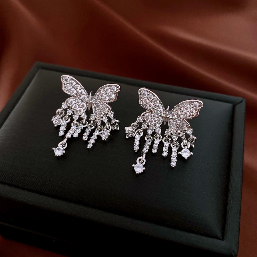 

Винтажные ретро серьги-пусеты Серебряная игла - Элегантные, универсальные, высококлассные серьги в придворном стиле.