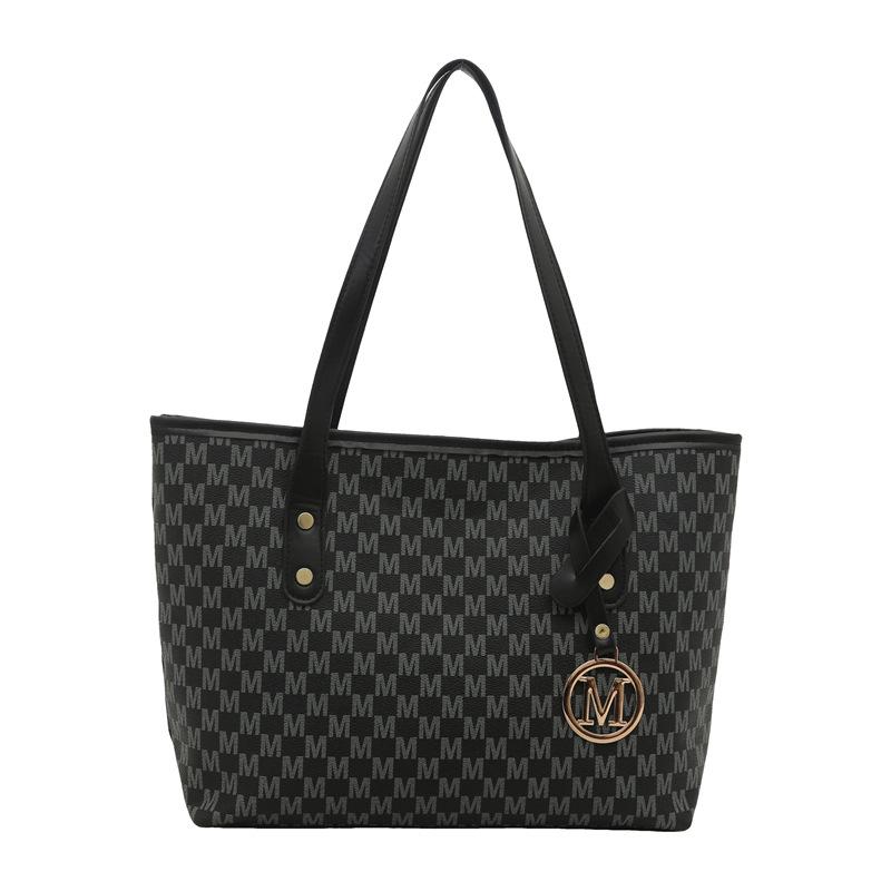 Stylish Personality Large Capacity Letter Simple Printing Tray Extra Large Bag Women's New Shoulder Bag