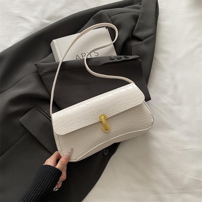 Aesthetic trend niche design autumn new fashion retro solid color simple and versatile single shoulder portable