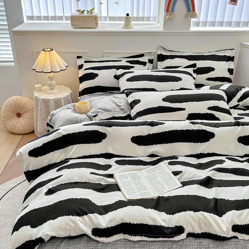 

Стильный однотонный постельный комплект - 3 или 4 предмета, идеально подходит для общежитий (1,5 м/1,2 м) 1.5m four-piece set