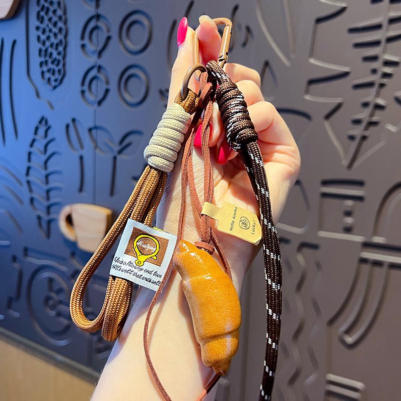 Creative Miu-Style Lye Bread Keychain: Cute Handcrafted Couple Pendant, Small Gift