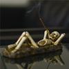 Creative Lying Position Skeleton Incense Holder Resin Skull Incense Burner for Cone Sticks Zen Meditation Desk Decor Gift