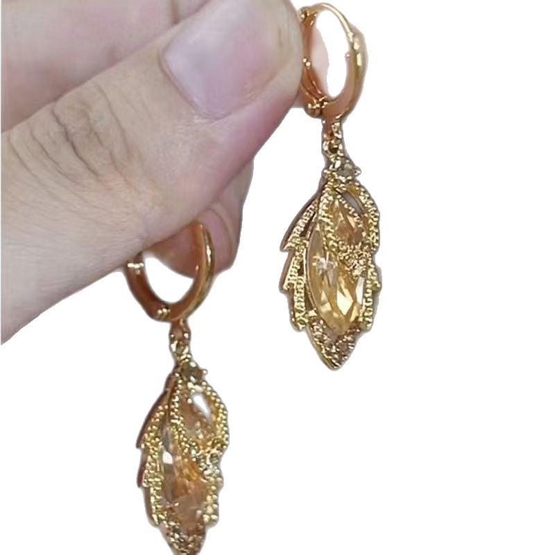 2025 Elegant Gold Zirconia Leaf Jewelry Set: Necklace & Earrings