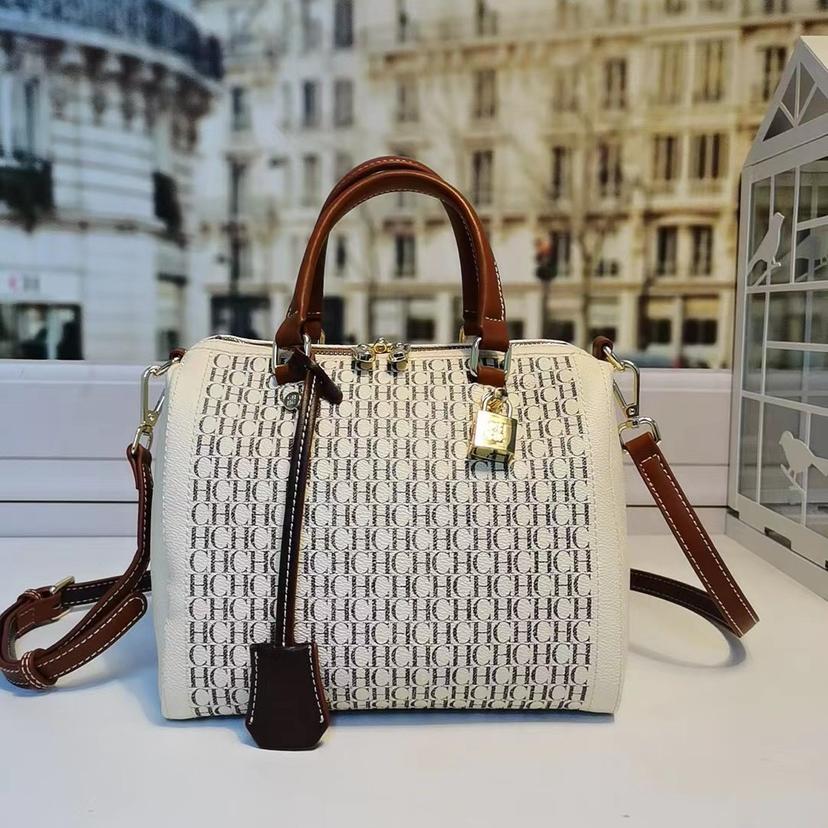 

Новая модная женская сумка на одно плечо