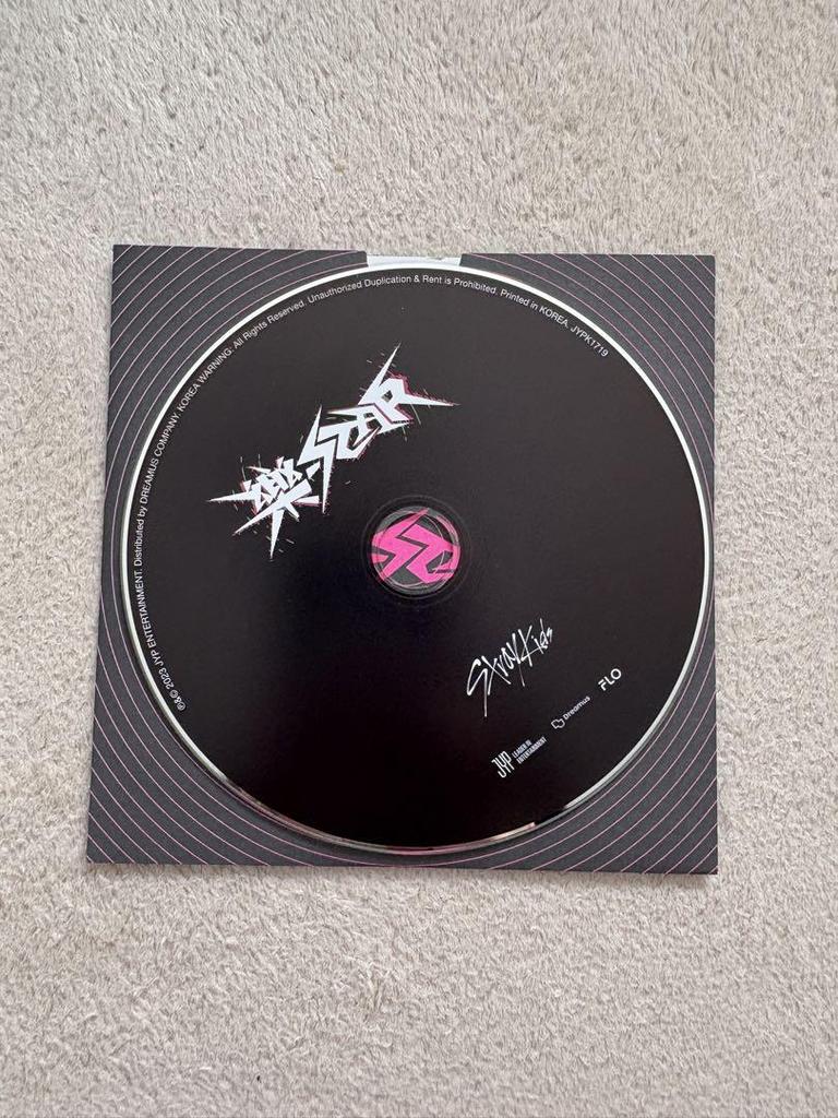 [USED] Stray Kids SKZ-RockStar CD