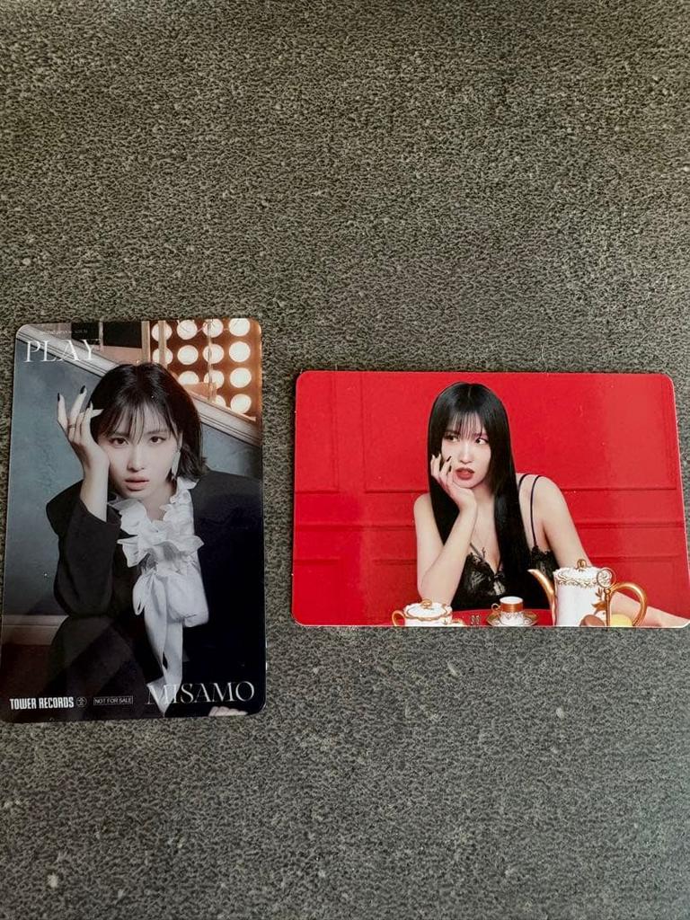 [USED] TWICE Misa Momo PLAY Regular Edition Trading Card Wareco Bonus Trading Card
