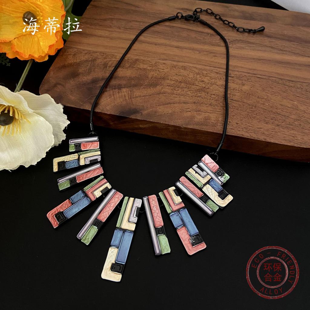 New Colored Irregular Totem Necklace, Bohemian Personality Totem Ladies Banquet Necklace