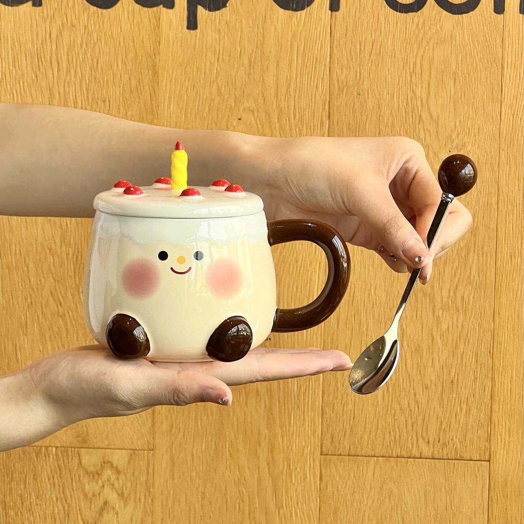 Giving A Girl's Birthday Gift with A Good Looks and Cute Candle Ceramic Mug with A Lid Spoon Best Friend's Souvenir Gift Box