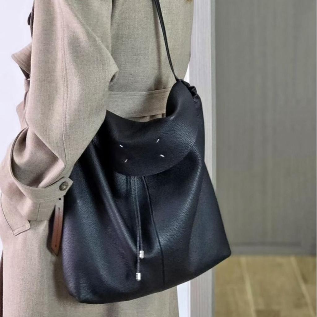 The first layer of cowhide crossbody bag retro large capacity tote bag women's fashion commuter shoulder bag genuine leather