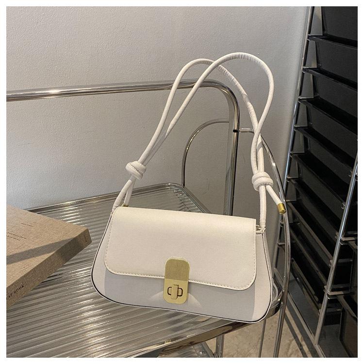 

Сумка женская 2024 новый весенний модный тренд сумка через плечо простая сумка через плечо подмышкой модная маленькая квадратная сумка белый