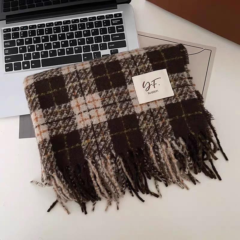 Autumn and winter new Maillard imitation cashmere plaid scarf women's winter senior sense versatile shawl thickened warm scarf