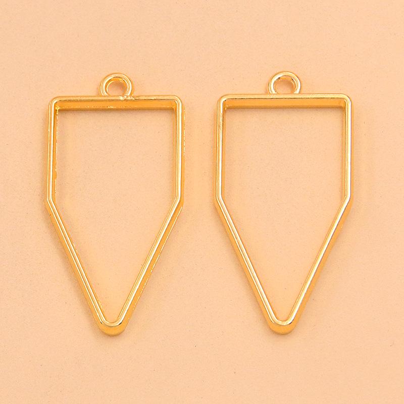 16 Styles Gold-Tone Alloy Jewelry Pendants: Moon, Round, Heart, Charms, and Hollow Frames