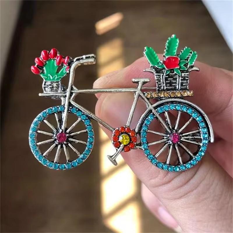 Creatieve Fiets Broche voor Dames Heren Mode Strass Bloemenmand Broches Spelden Sieraden Accessoires Feest Cadeaus 2025