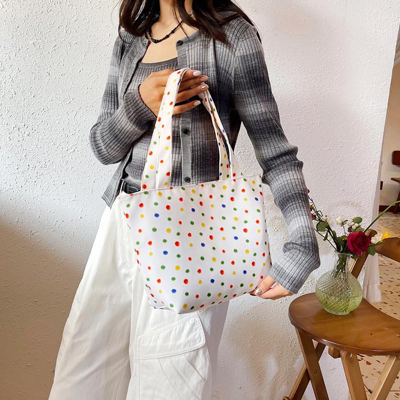 Stylish White Tote Bag For Women With Large Capacity Perfect For Casual Shopping And Commuting