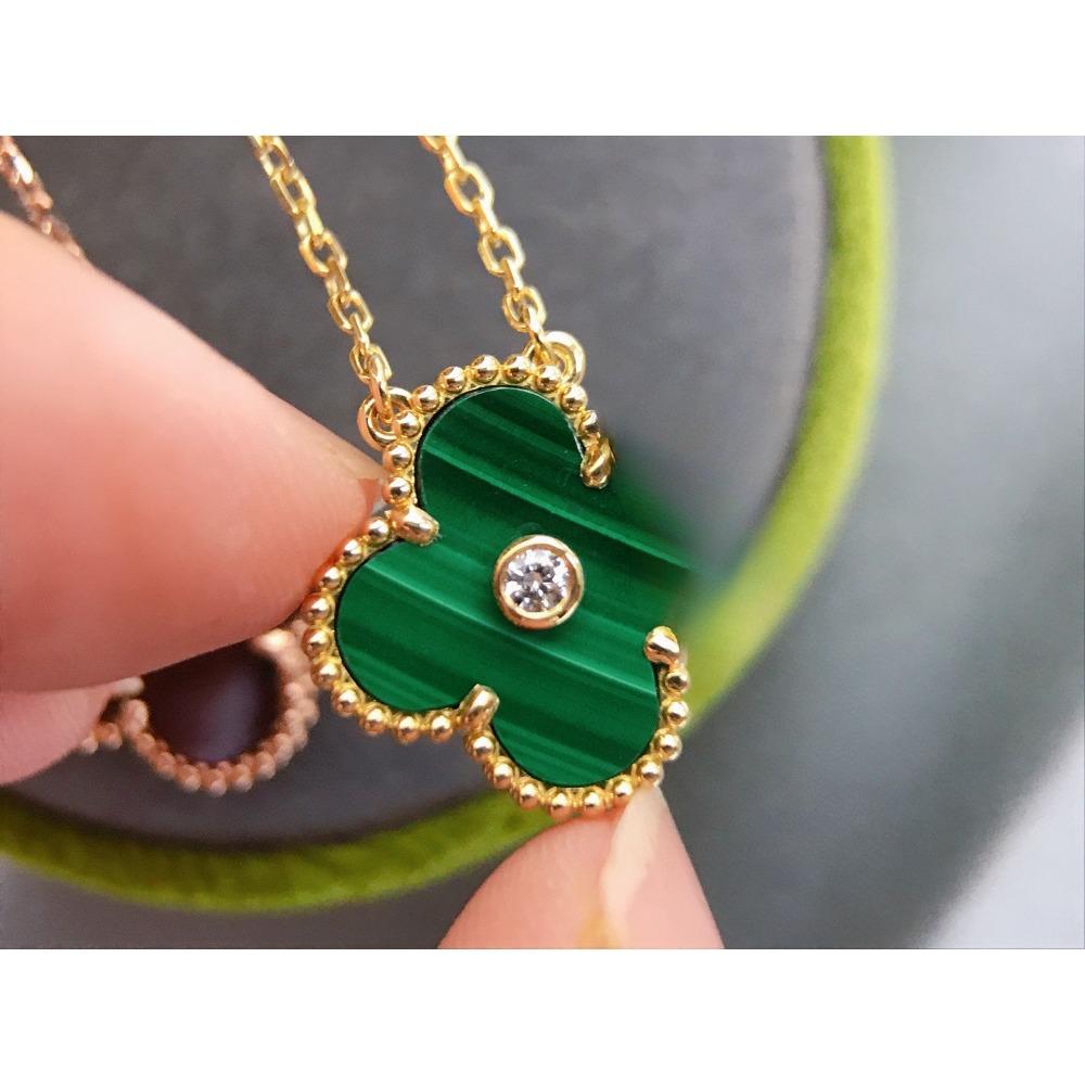 V Gold Four-leaf Clover Plated 18K Gold Necklace with Jewelry Women's High Version White Fritillary Rose Gold Pendant Light Luxury Niche