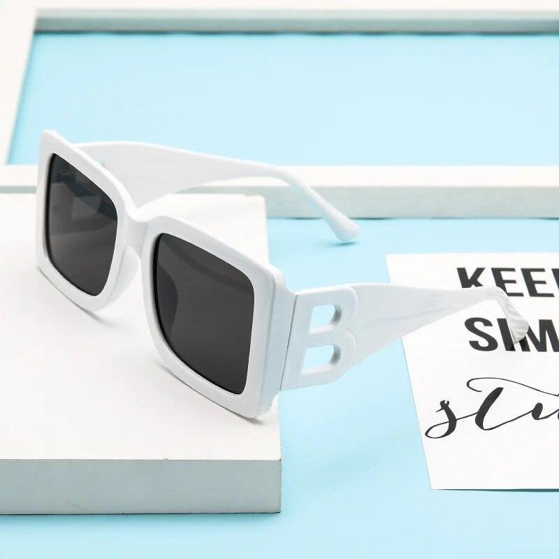 Damesolbriller Damer Trendy Designer Firkantede Solbriller menn Klassisk Svart Luksus Retro B-Dekorative Nyanser Briller