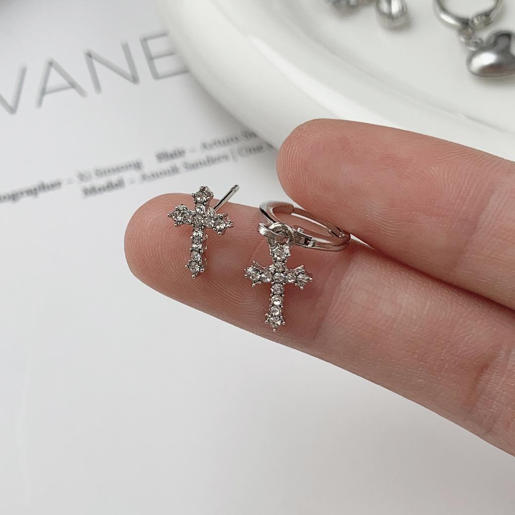 Silver Series Light Luxury Zircon Earrings Women'S Niche Design Style Simple And Versatile Fashion Sense Ear Clip Ear Buckle