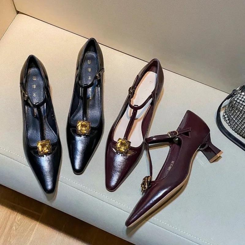 Women's Coarse Heel Shoes Autumn New Pointed Head Shallow Mouth Metal Flower Anti-slip Wear-resistant Low-top Shoes