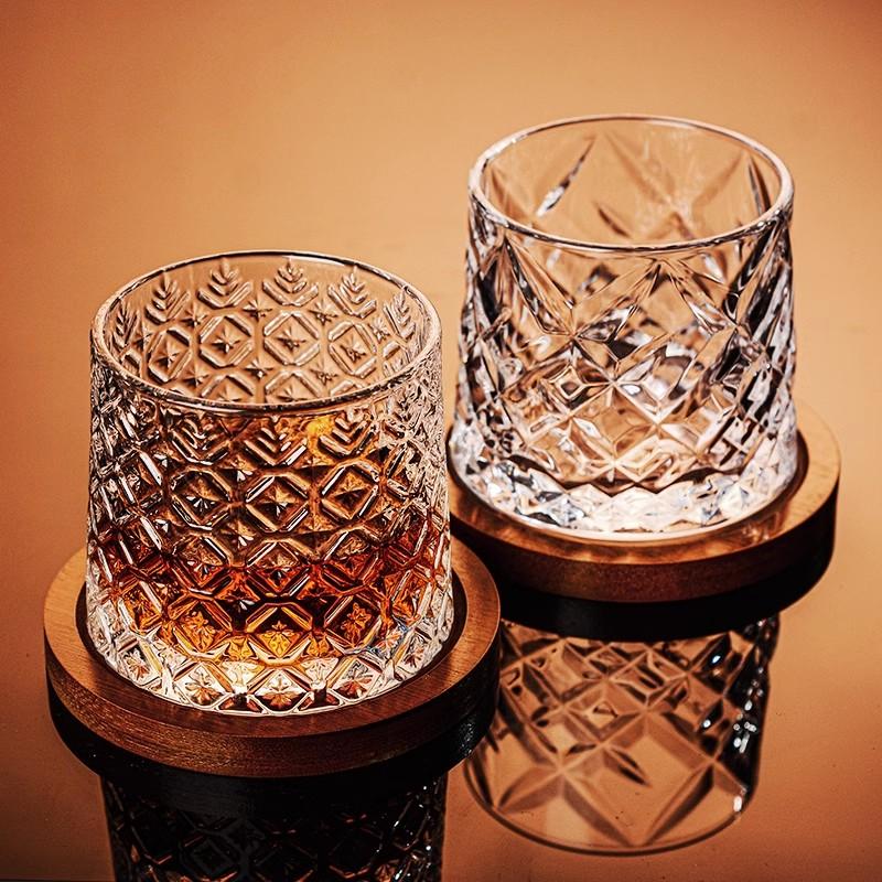 Tumbler Whiskeyglass med Sokkel Krystall Whiskeyglass Roterende Spinnende Vin Cognacglass Kopp Drikkeglass til Bar Hjem