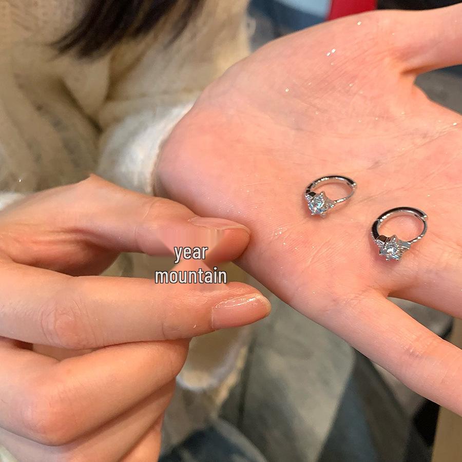 Elegant Zircon Star Ear Cuffs - Versatile, Fashionable, Light Luxury Earrings with a High-End Feel