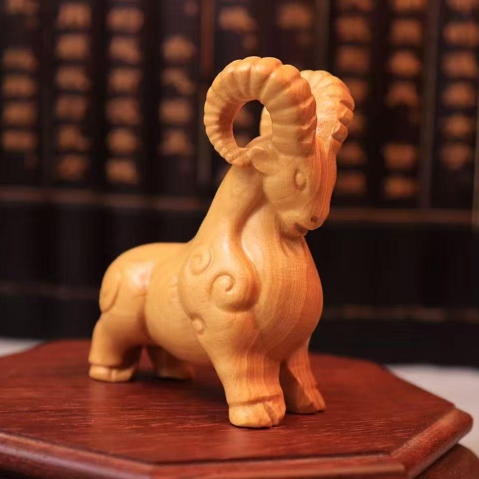 Кипарис с утеса Резная вручную фигурка горного козла и овцы - Зодиакальная фигурка, декор для дома из массива дерева