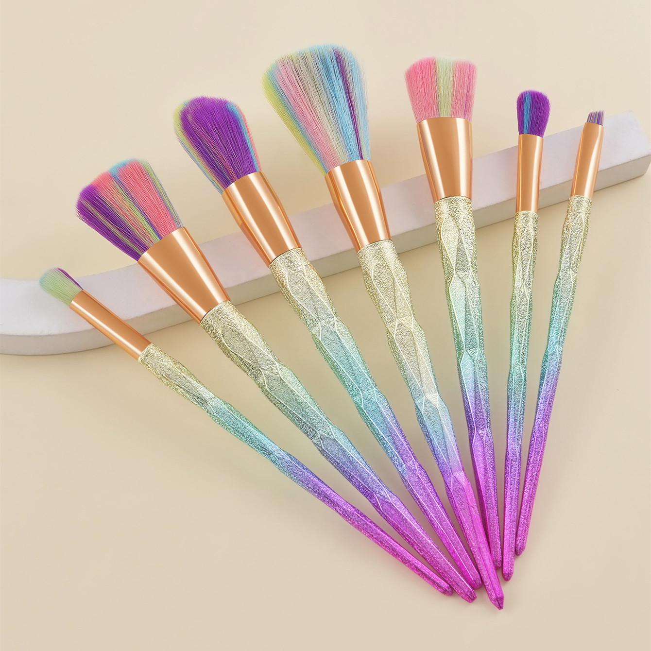 

7 шт., матовый ромбовидный единорог, набор кистей для макияжа, рассыпчатая пудра, тональный крем, тени для век, косметические кисти, мягкие инструменты для макияжа