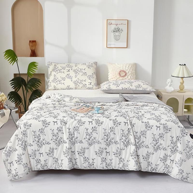 

Grace Lantingshanyu Cooling Four-Season Quilt