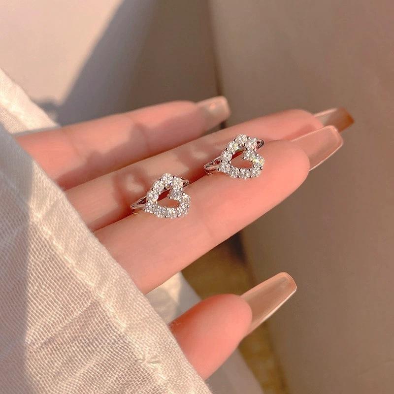 New Cute Sweet Hollow Heart Zircon Hoop Earring For Women Classic Shiny Stud Earrings Fashion Small Trendy Ear Buckle Jewelry