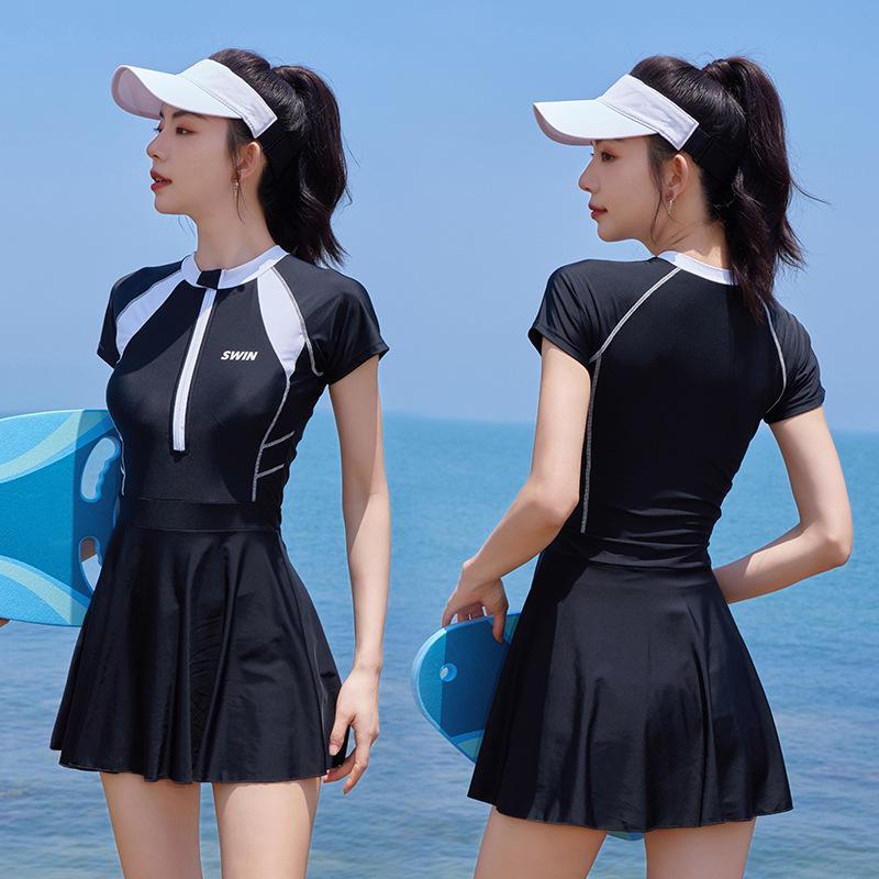 High-Waisted Slimming Women's Sporty Swim Skirt for Diving and Training