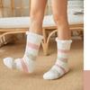 Winter Plüsch Frauen Boden Socken Warme Weiche Korallen Fleece Gestreiften Bequeme Nicht-Slip Thermische Weibliche Socken