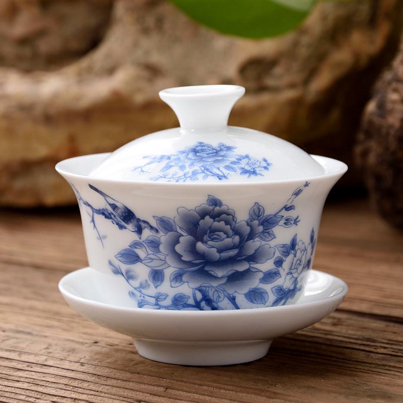 Blue and White Ceramic Gaiwan Tea Set: Small Tea Bowl & Tasting Cup with Concave Lid.