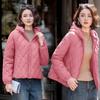Rauten-Baumwollkleidung kurz Europäischer schöner Damenmantel Herbst und Winter neu Leichte und warme Baumwollkleidung Kapuzenjacke Damen Trend