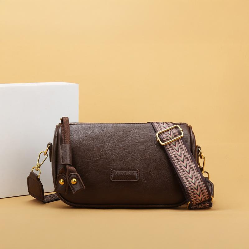 Găluștele vin într-o pungă tip pernă cu o singură baretă, o geantă crossbody chic și simplă, în stil francez, luxoasă.