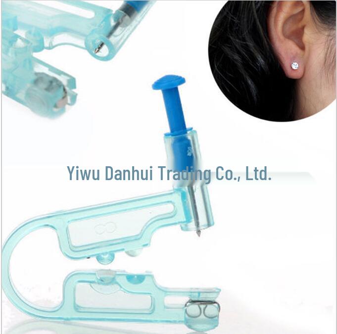 Fostmate Ear Piercing Kit with Diamond Studs & Alcohol Pads