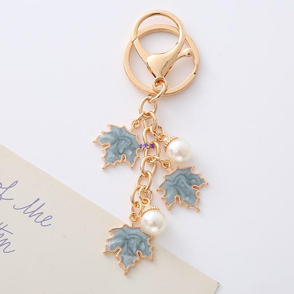 Handmade Maple Leaf Drip Oil Keychain Pendant – Perfect Gift for Bestie or Couple