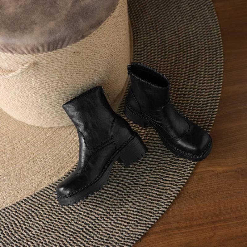 Autumn and winter solid color medium heel large size Martin boots rear zipper comfortable thick sole non-slip square heel leather boots Korean versio