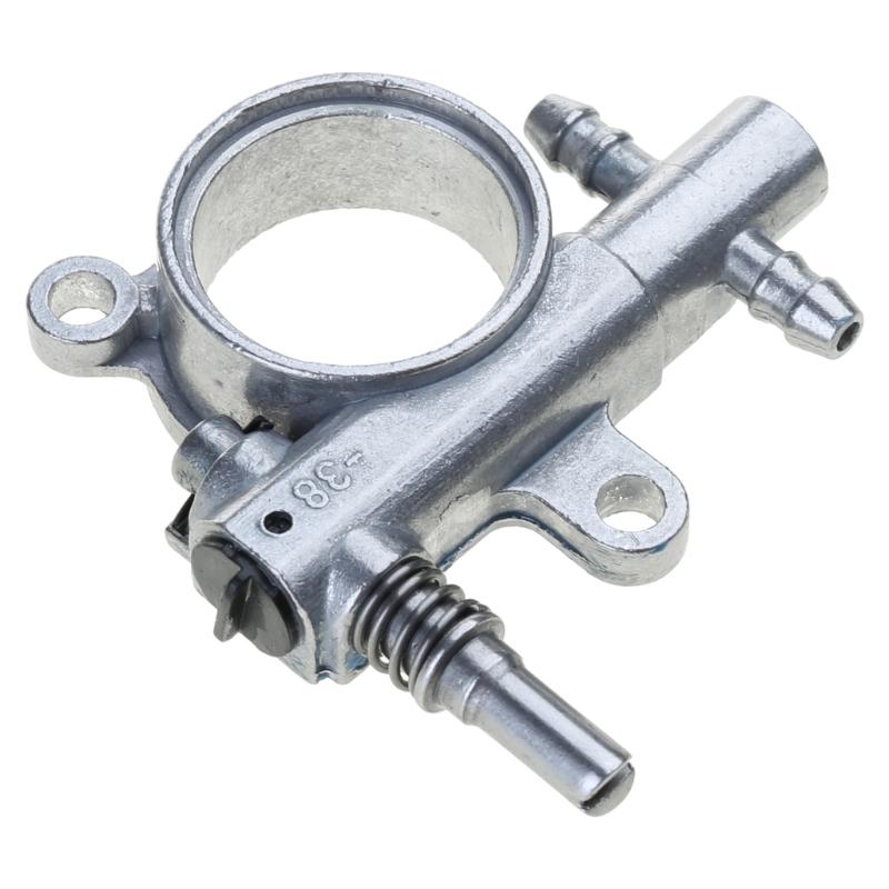 2500/3800 Chainsaw Spare Parts Chainsaw Oil Pump With Worm Drive Gear Fitting for 25CC Replacement Spare Parts Metal