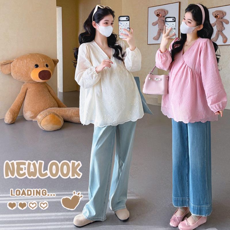 2026 Spring Sweet V-Neck Embroidered Loose Maternity Top - Korean Style Tummy Covering Shirt Medium