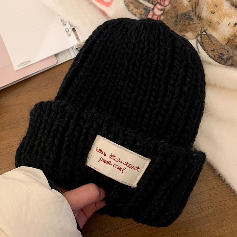 

Зеленая вязаная шапка с большой головой Модная и красивая шерстяная шапка для женщин, подчеркивающая маленькое лицо, зимняя шерстяная шапка для женщин One size