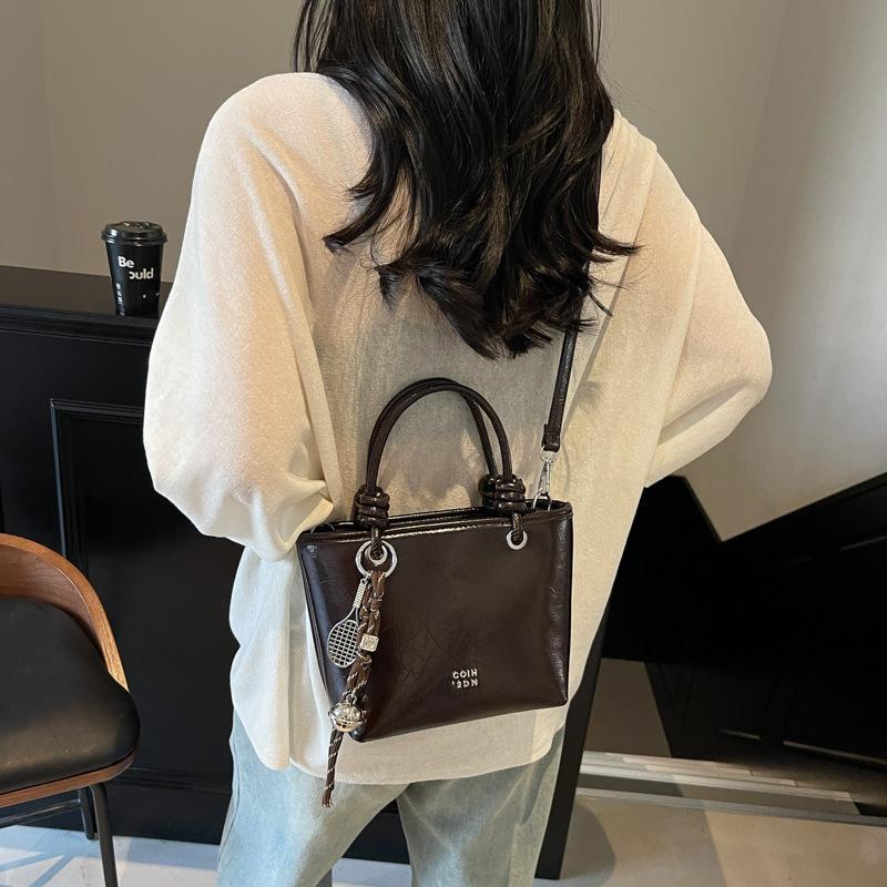Solid Color Texture Retro Small Bag Women 2025 New Trend Shoulder Messenger Bag Portable Bucket Bag