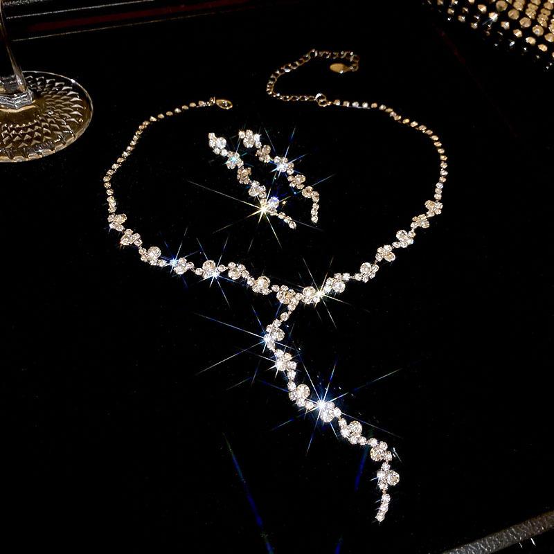 Set Colier și Cercei Geometrice cu Diamante Zirconiu - Bijuterii Elegante de Lux Ușor