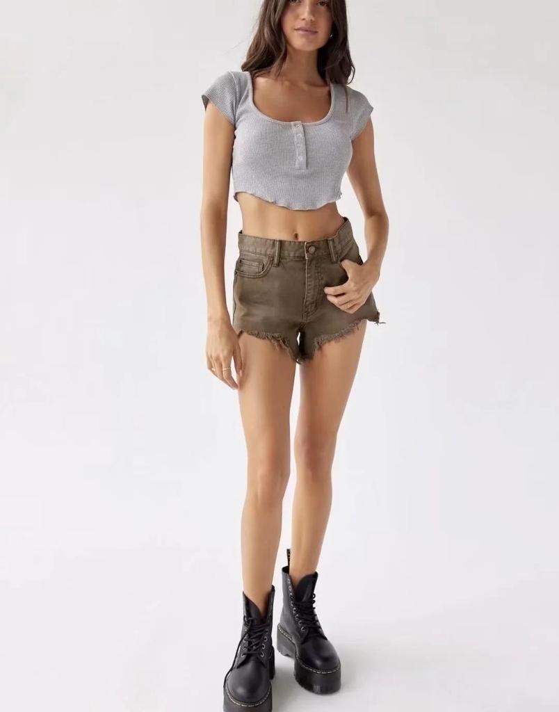 American Style Slim Fit U-Neck Buttoned Waffle Knit Crop Top for Women