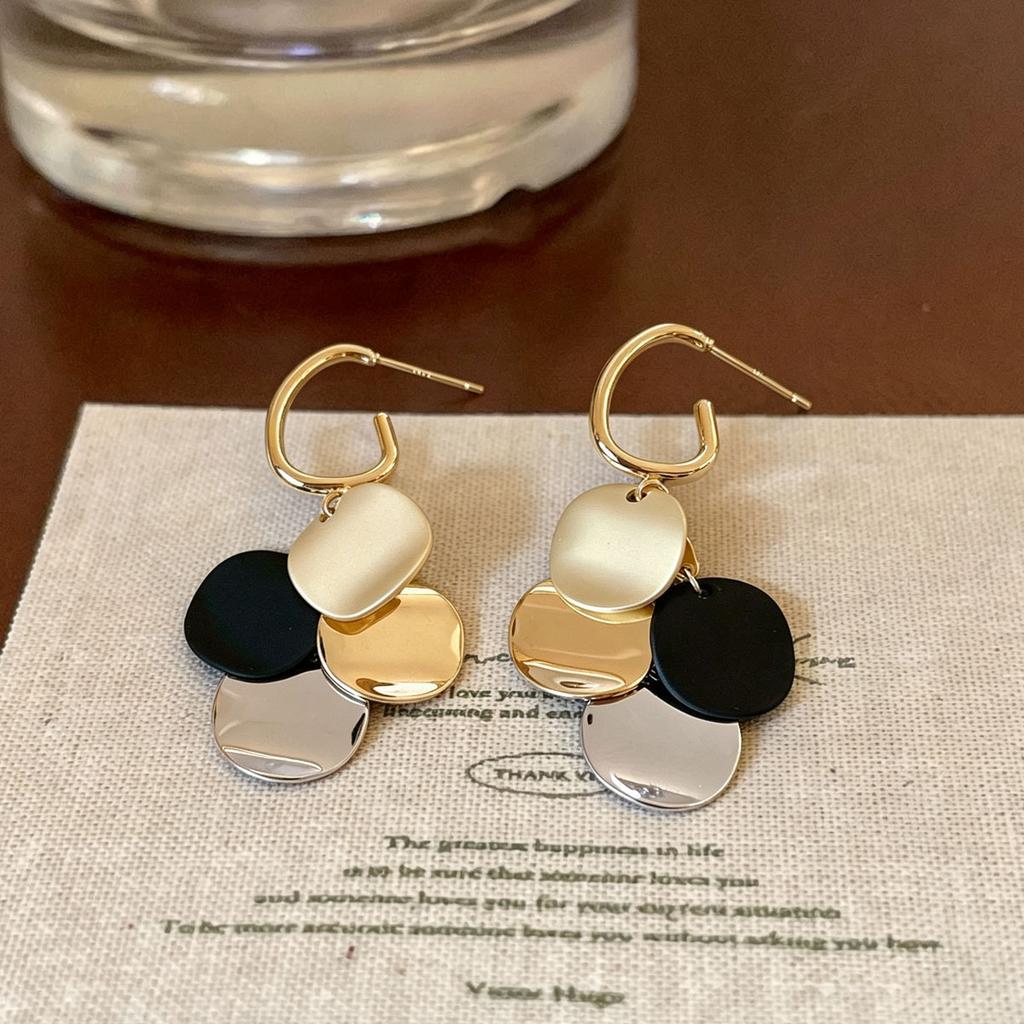 Korean Niche Geometric Sequined Earrings, High-end Sense, Simple and Cold Wind Earrings, Personalized Fashion, Light Luxury Earrings, Women