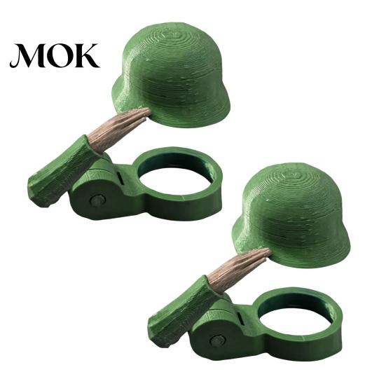 Picnic Drink Accessories 2Pcs Funny Soldier Helmet Bottle Caps, Plastic Beer Toppers for Standard Collectible Caps Bottles, Reusable Salute Cap Party